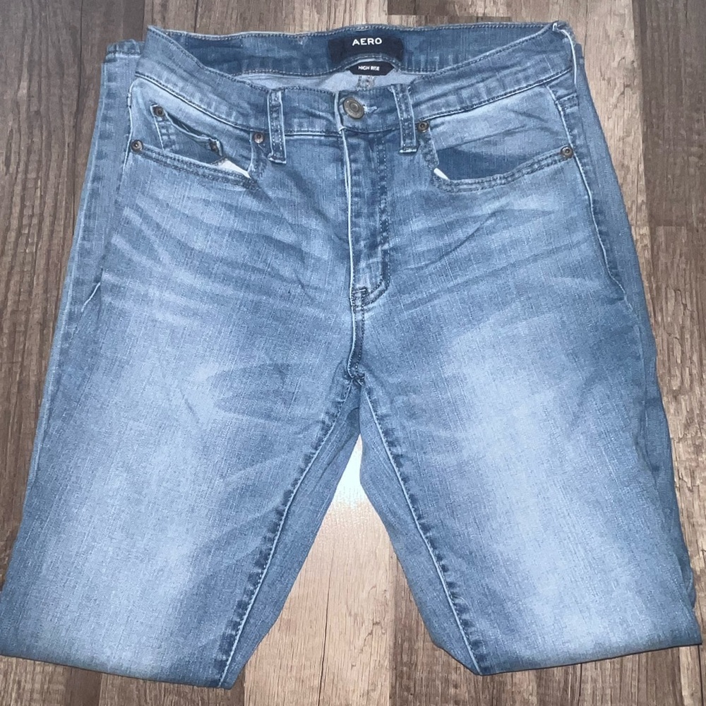 Aero High Rise Light Jeans - Picture 2 of 2